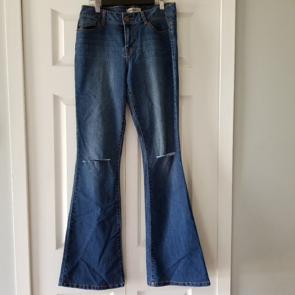 👖 BLUE SPICE FLARED BOTTOM JEANS - Picture 1 of 5